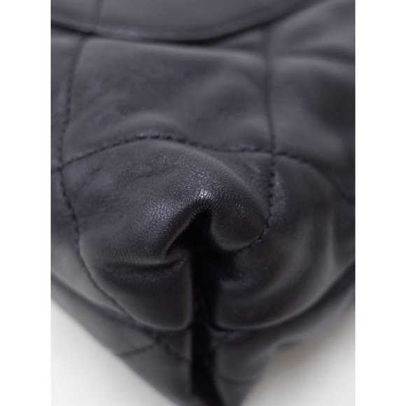 Chanel Quilted Chain Flap Bag - Picture 4 of 9